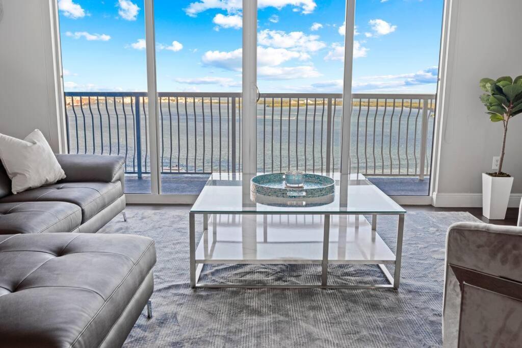 Апартаменти Ocean View 35Th Floor, In The Heart Of Маямі Екстер'єр фото